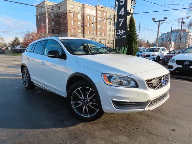 2016 Volvo V60 Cross Country T5 PREMIER PKG AWD - WAGON - LEATHE in Cars & Trucks in Oakville / Halton Region - Image 3