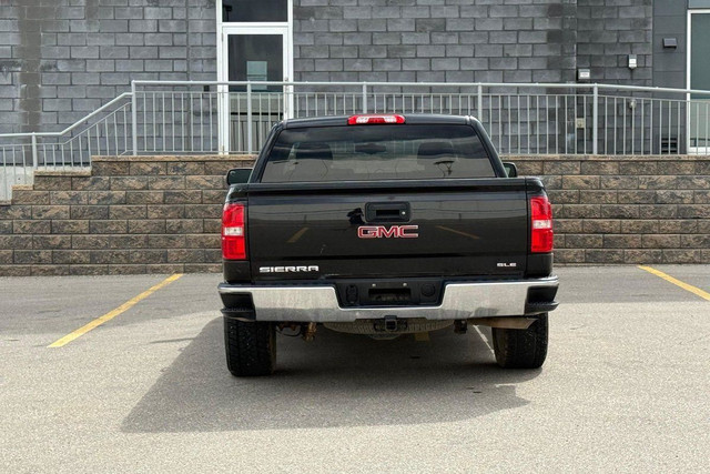 2017 GMC Sierra 1500 4WD Crew Cab 143.5" SLE|BIG SUMMER BLOWOUT! in Cars & Trucks in Calgary - Image 4