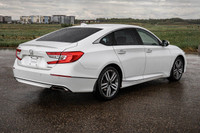 Front Wheel Drive,Turbocharged,Intermittent Wipers,Rain Sensing Wipers,Power Mirror(s),Integrated Tu... (image 2)