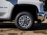 This Chevrolet Silverado 2500HD delivers a Gas V8 6.6L/ engine powering this Automatic transmission.... (image 9)