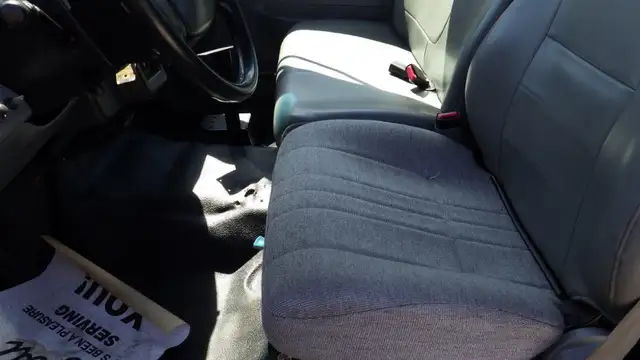 2006 Ford F650 16 Foot Flat Deck in Cars & Trucks in Delta/Surrey/Langley - Image 37