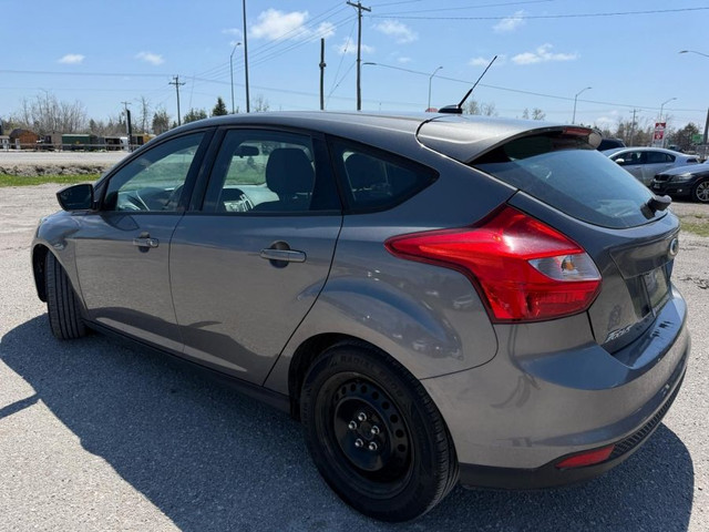 2012 FORD FOCUS SE | 5 SPEED MANUAL | 1 OWNER | CLEAN CARFAX in Cars & Trucks in Barrie - Image 4