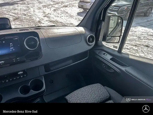 2025 Mercedes-Benz Sprinter 2500 144 Wheelbase High Roof RWD in Cars & Trucks in Longueuil / South Shore - Image 12