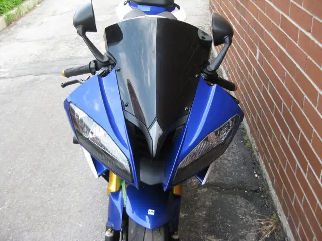 2012 Yamaha YZF-R6 in Street, Cruisers & Choppers in City of Toronto - Image 11