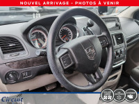 La Dodge Grand Caravan SE Plus 2015 est une minifourgonnette pratique et abordable, idéale pour les... (image 3)