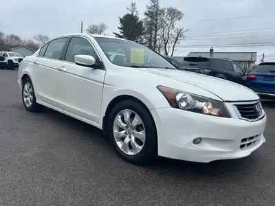 Engine: V6 Cylinder Engine 3.5L/212CI L/100Km City: 11.0 L/100Km Hwy: 6.7 Safety Equipment 4-wheel a...