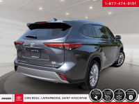 ********NOUVEL ARRIVAGE, PLUSIEURS PHOTOS À VENIR******** Découvrez le Toyota Highlander 2023 Platin... (image 3)