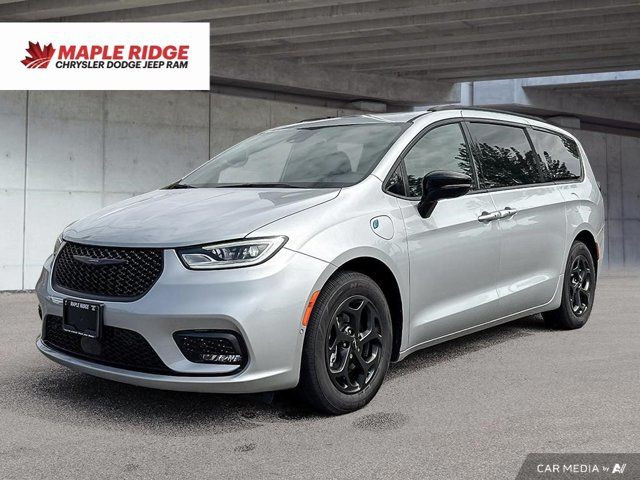 2024 Chrysler Pacifica Hybrid Premium S Appearance | Leather in Cars & Trucks in Tricities/Pitt/Maple