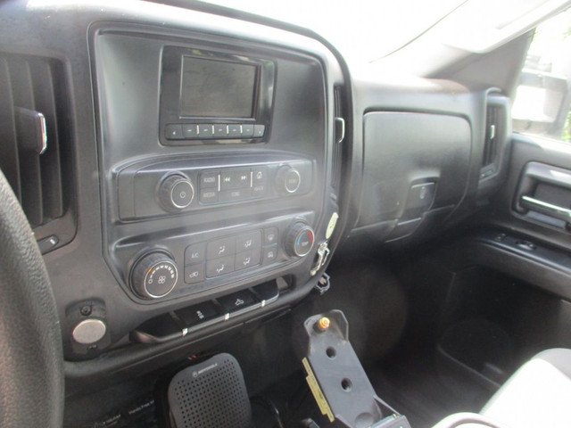 2015 Chevrolet Silverado 1500 ls crewcab 4x4 financement in Cars & Trucks in Laval / North Shore - Image 3