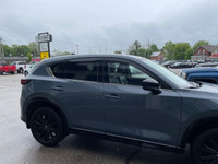 2022 Mazda CX-5 GT AWD with only 32,000kms! Clean history with no accidents See Carfax attached . Lo... (image 4)