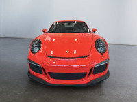 Decouvrez cette icone de performance allemande, alliant puissance, precision et style. Cette Porsche... (image 1)