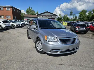 This 2016 Chrysler Town & Country delivers versatile family-friendly functionality with a touch of l...