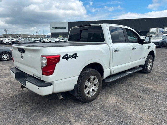 2017 Nissan Titan 4X4 CREW CAB SV | 5.6L V8 | NO ACCIDENTS in Cars & Trucks in City of Toronto - Image 4