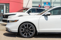 Brake Assist,ABS,Tires - Front Performance,Front Wheel Drive,4-Wheel Disc Brakes,Tires - Rear Perfor... (image 4)