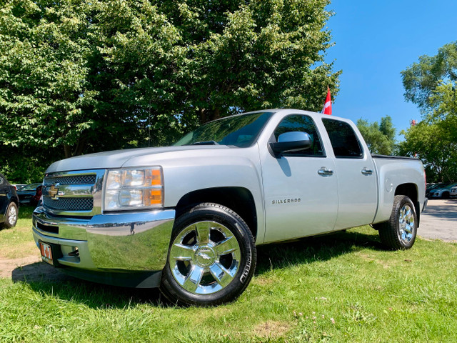 2012 SILVERADO CREW 4X4 LIKE NEW W /SAFETY in Cars & Trucks in Guelph - Image 2