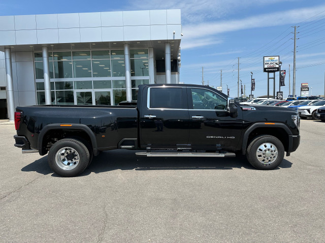 2025 GMC Sierra 3500HD Denali in Cars & Trucks in Markham / York Region - Image 4