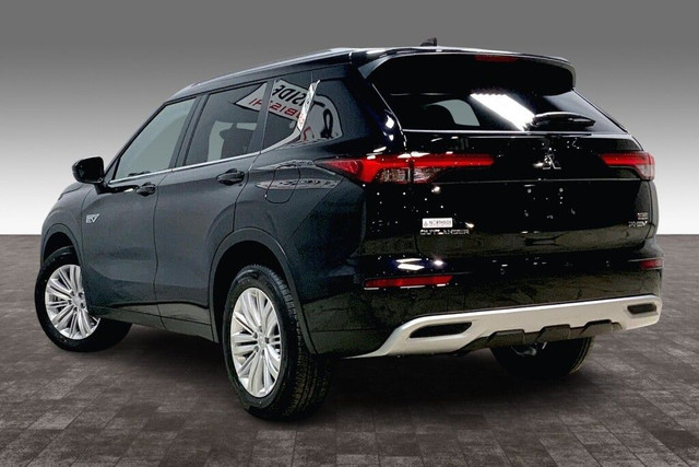 2025 Mitsubishi Outlander Phev SE S-AWC in Cars & Trucks in Edmonton - Image 3