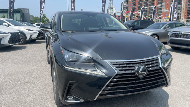 2021 Lexus NX 300 Signature / camera / bluetooth Bien Équipé / I in Cars & Trucks in Laval / North Shore - Image 4