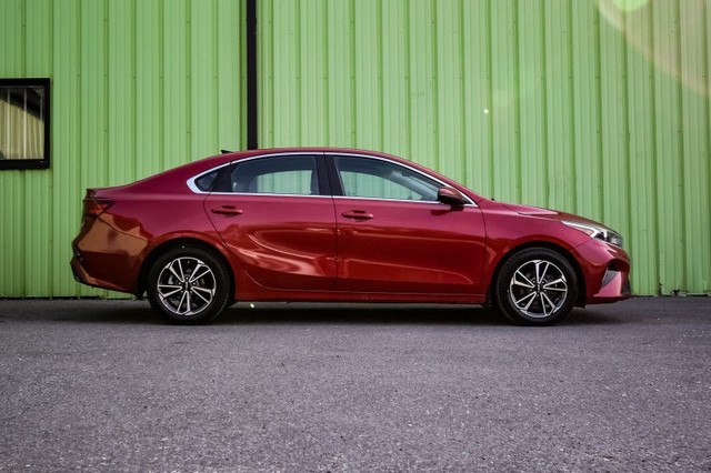 2022 Kia Forte EX • HEATED SEATS • WIRELESS CHARGING • CP/AA in Cars & Trucks in Cornwall - Image 2