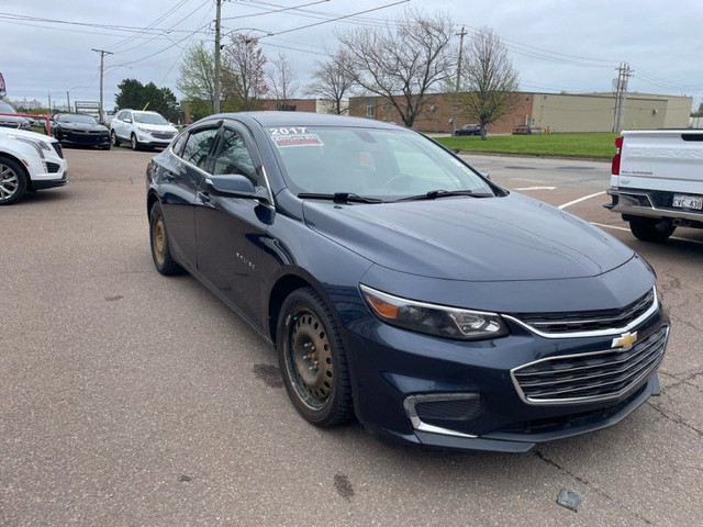 2017 Chevrolet Malibu LT - Leather Seats in Cars & Trucks in Moncton - Image 3