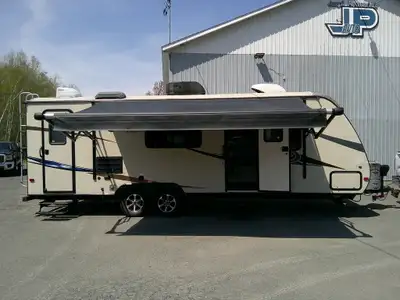 2013 R Vision Trail Lite Sport 26RBS, poids 3900 LBS / 1769 KG Remorque de voyage de R Vision de bon...
