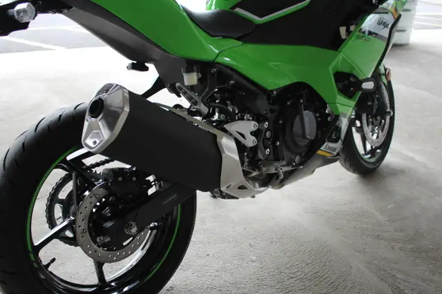 2025 Kawasaki NINJA 500 SE KRT EDITION Motorcycle in Sport Bikes in Trenton - Image 9