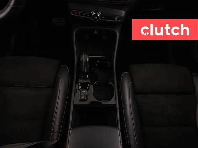 2021 Volvo XC40 T5 R-Design AWD w/ Apple CarPlay & Android Auto, in Cars & Trucks in Bedford - Image 36