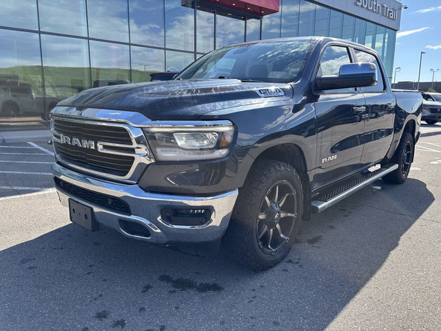 2019 Ram 1500 Big Horn 4x4 Crew Cab *LEVEL 2 + BUCKETS+ SUNROOF* in Cars & Trucks in Calgary - Image 2