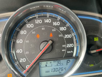 Le Toyota RAV4 Limited 2015 est un VUS compact haut de gamme qui combine fiabilité, confort et techn... (image 3)