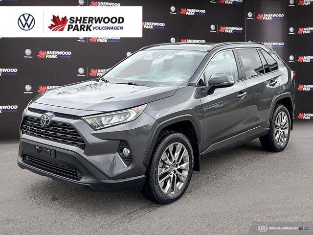 2020 Toyota RAV4 XLE | AWD | LEATHER SEATS | SUNROOF | PWR in Cars & Trucks in Strathcona County