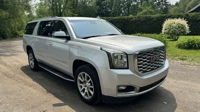 2019 GMC Yukon XL Denali in Cars & Trucks in Laval / North Shore - Image 8