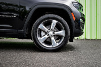 This 2022 Jeep Grand Cherokee is for sale today. This SUV has 98,159 kms. It's black in colour . It... (image 6)