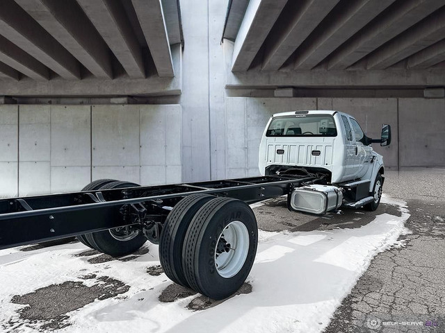 2023 Ford SUPER DUTY F-650 STRAIGHT FRAME BASE in Cars & Trucks in Kamloops - Image 4