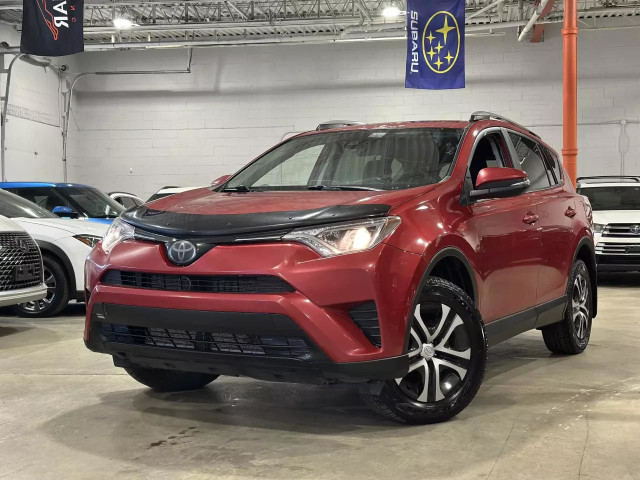 2017 TOYOTA RAV4 LE in Cars & Trucks in City of Montréal - Image 2