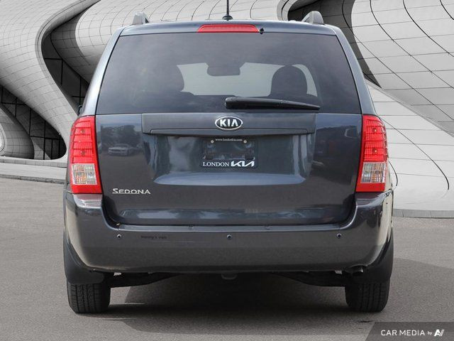 2014 Kia Sedona LX in Cars & Trucks in London - Image 4