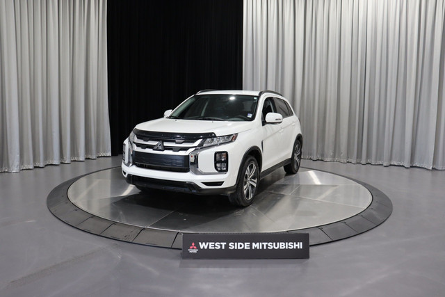 2020 Mitsubishi RVR SEL 4WD / Push Start / Heated Seats / Bli... in Cars & Trucks in Edmonton - Image 2