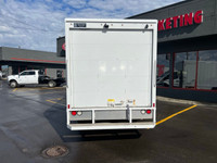 RARE LOW KM CAB & CHASSIS TRANSIT, CUBE VAN COMPLETE, 4.10 REAR AXLE RATIO, EXTERIOR UPGRADE PACKAGE... (image 3)