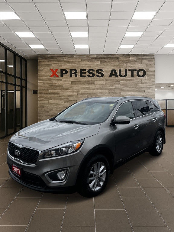 2017 Kia Sorento LX 4dr SUV AWD in Cars & Trucks in Hamilton - Image 2