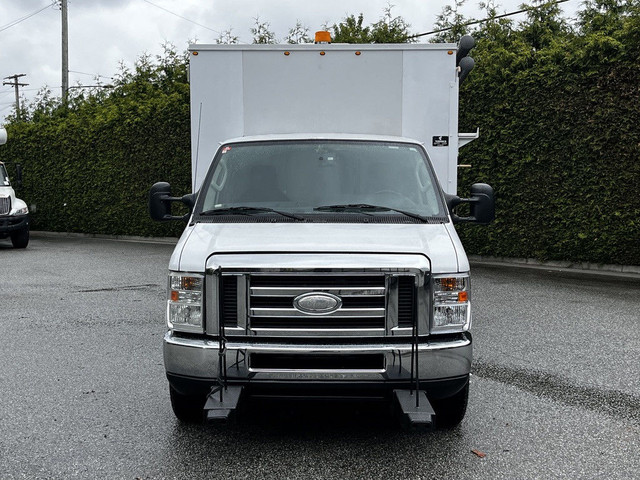 2013 Ford E-450 Super Duty Service Box Truck in Heavy Trucks in Delta/Surrey/Langley - Image 3