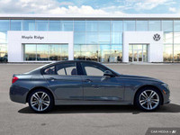 This BMW 3 Series boasts a Intercooled Turbo Premium Unleaded I-4 2.0 L/122 engine powering this Aut... (image 5)