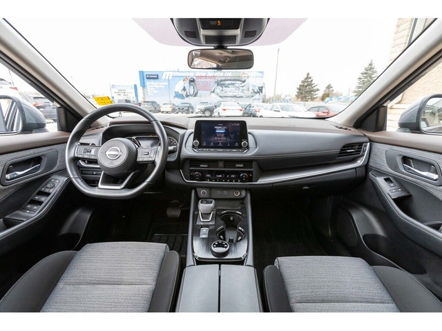 2023 Nissan Rogue SV AWD | MOONROOF | HEATED SEATS/WHEEL | REMOT in Cars & Trucks in Winnipeg - Image 2