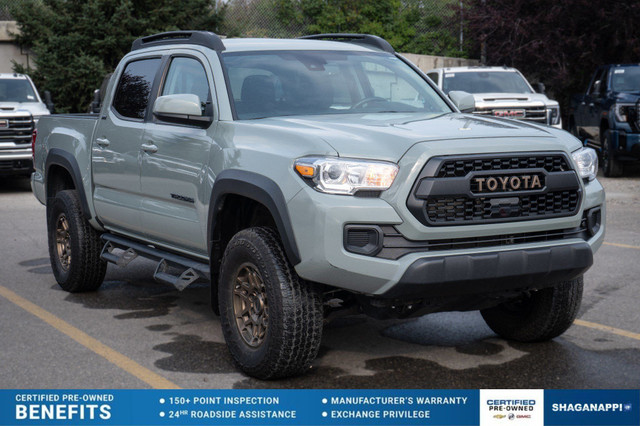 2023 Toyota Tacoma SR5 | ROOF RACK | LOW KMV6 in Cars & Trucks in Calgary
