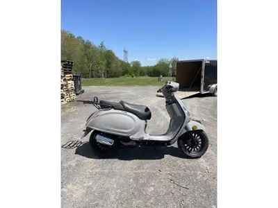 2023 Scootterre PORTOFINO Les photos peuvent être à titre indicatif et sans inscription. Les promoti...