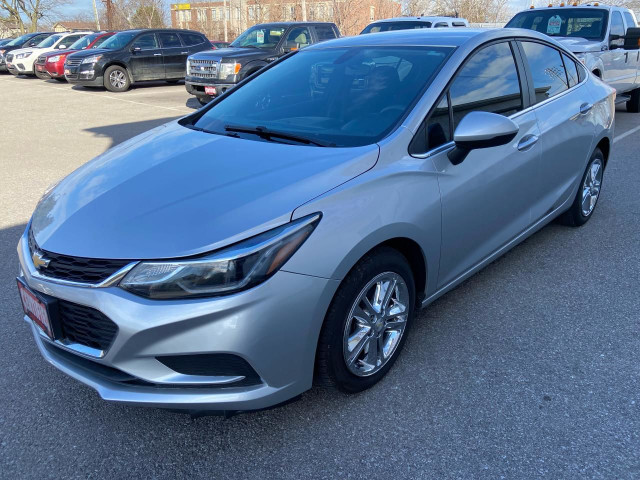  2018 Chevrolet Cruze LT ** CARPLAY, HTD SEATS, BACK CAM ** in Cars & Trucks in St. Catharines - Image 3
