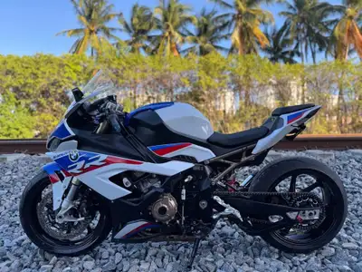 APPLY NOW: https://www.ridecollective.ca/get-pre-approved The 2020 BMW S1000RR is a powerful superbi...