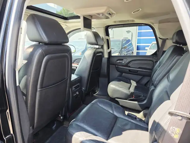 2007 Cadillac Escalade 7 Passenger Sunroof Power Heated Leather  in Cars & Trucks in Calgary - Image 11