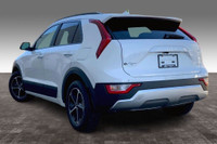 Sunroof, Wireless Phone Charger, Uvo, Push Button Start, Blind Spot Detection, Satellite Radio, Clot... (image 2)