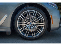 2020 BMW 530i xDrive M-Sport BMW 5-series sedan. Powered by a 2.0 litre turbocharged 4-cylinder engi... (image 7)