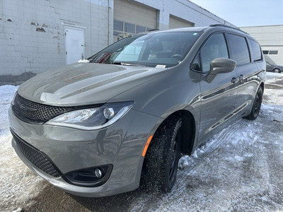 2020 Chrysler Pacifica Touring L | DVD | BACK UP CAMERA | PARK