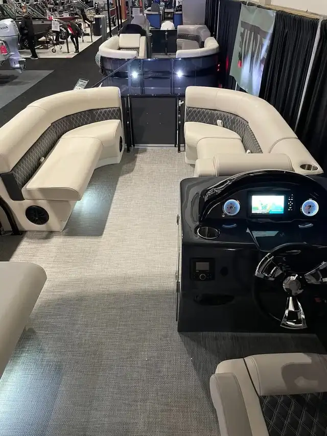 2025 Avro 21 Foot Tritoon with 140HP in Powerboats & Motorboats in City of Toronto - Image 6